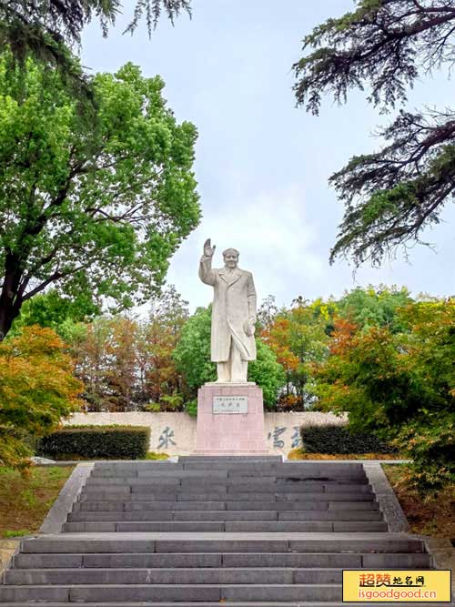 十月村毛泽东塑像景点照片