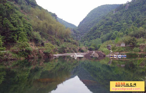 天湖附近景点夏霖风景区