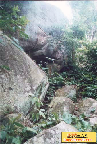 千官附近景点建城石门