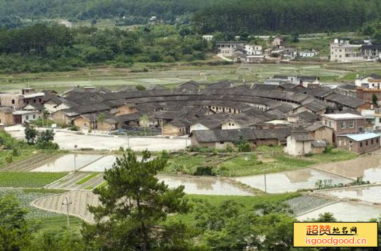 粟坝围屋景点照片