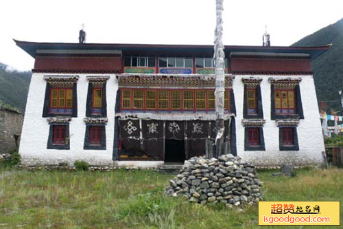 羌纳附近景点扎西绕登寺