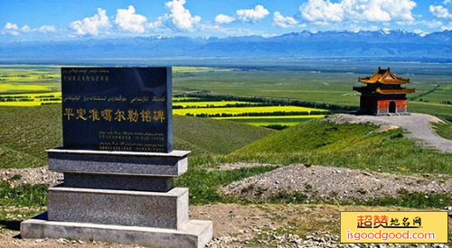 格登山石碑景点照片