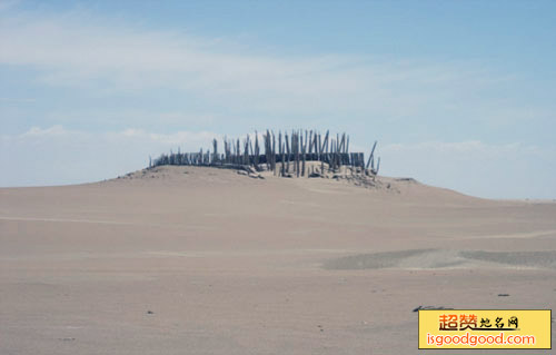 铁干里克附近景点小河墓地