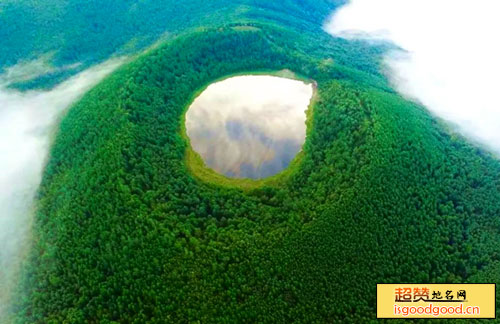 阿尔山天池景点照片