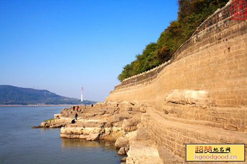 槐山矶驳岸景点照片