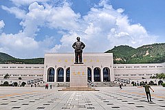 《中国十大著名红色旅游景点》原文配图1