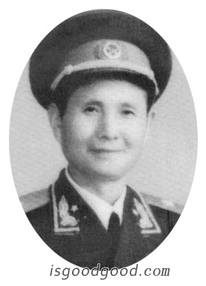 叶青山人物照片