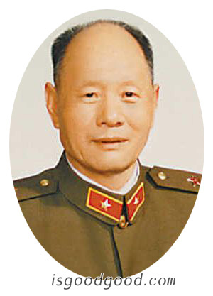 黄德懋人物照片