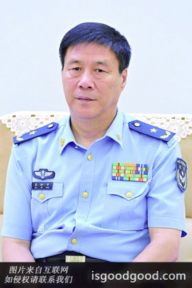 朱和平人物照片