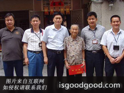 黄长娇人物照片