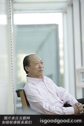 冯大中人物照片