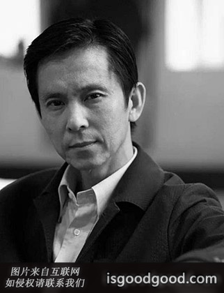 何家英人物照片