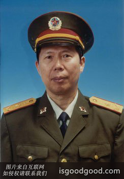 梁必骎人物照片