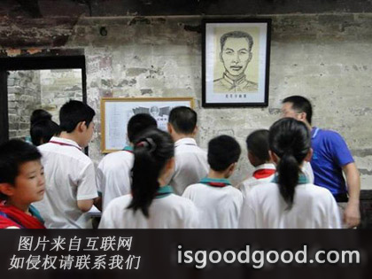 莫萃华人物照片