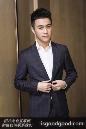 何猷君人物照片