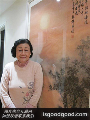 李曾超群人物照片