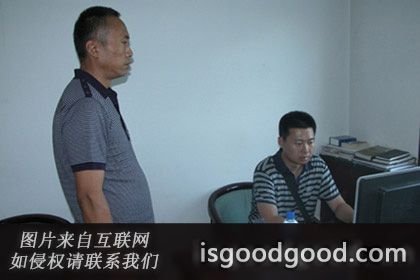 张荣亭人物照片