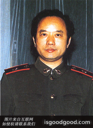 殷培华人物照片