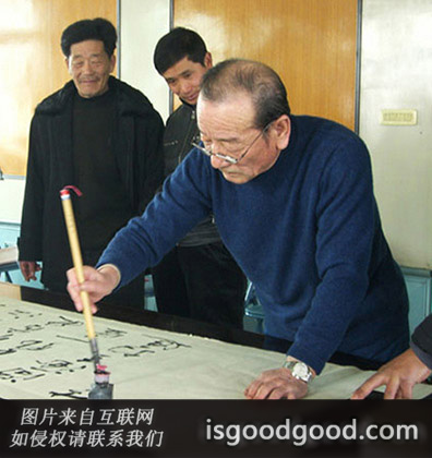 杨天植人物照片