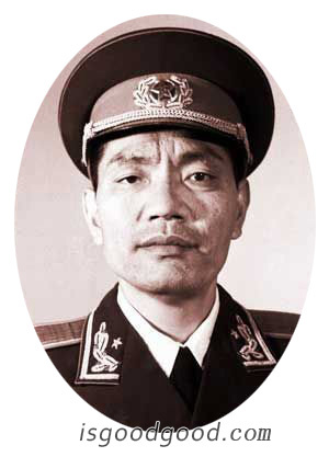 尤太忠人物照片