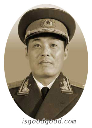 张百春人物照片