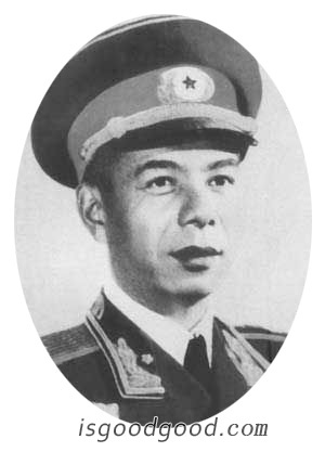 黄炜华人物照片