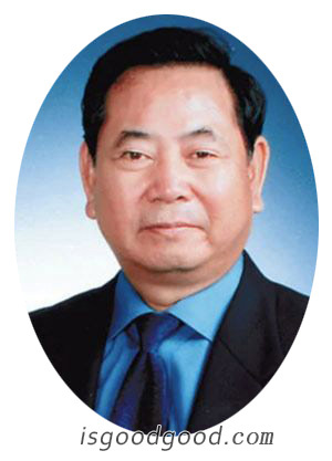 卫留成人物照片