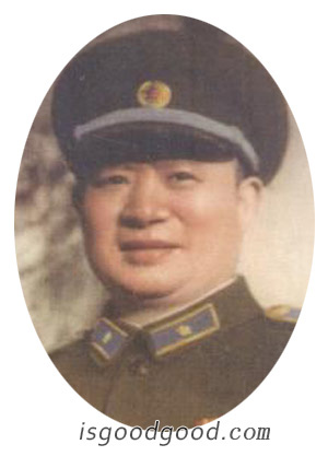 瞿道文人物照片