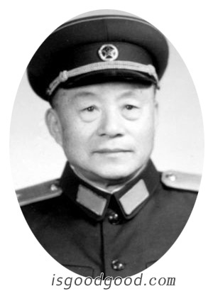 曹中南人物照片