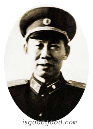 严家安人物照片