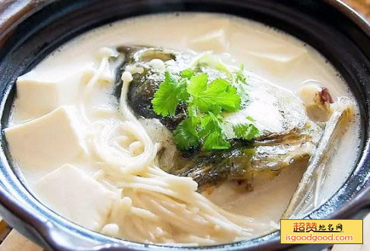砂锅鱼头豆腐特产照片